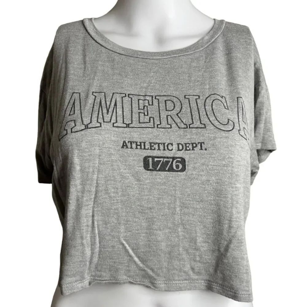 7 Day Weekend America Cropped Short Sleeve T Shirt Grey Size Small